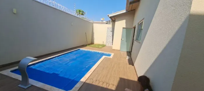Casa /1 Suíte com closet/2quartos/Área d lazer/Piscina/ na laje/garagem - Jardim América