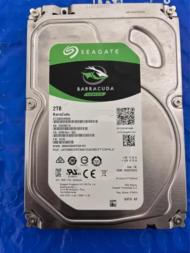 HD Interno Seagate BarraCuda 2TB SATA 3 - NOVO ZERADO TESTE NAS FOTOS
