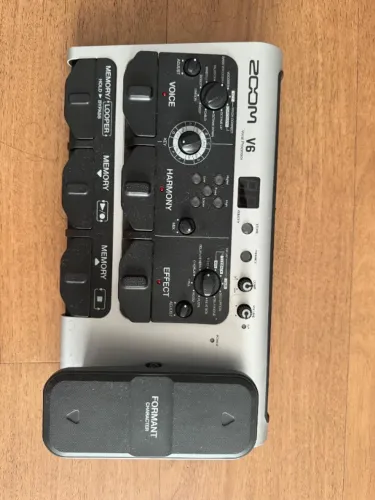 Pedal De Processador Vocal Zoom V6 + Microfone