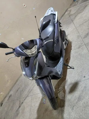 Vendo moto shi150 honda único dono com apenas 6.000 km