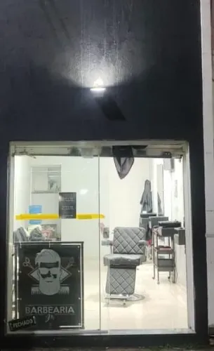 Vendo uma barbearia no centro de Tremembé