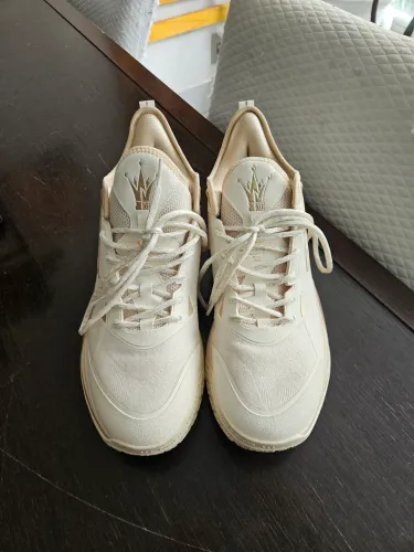 Vendo tênis para basquete/vôlei de quadra!