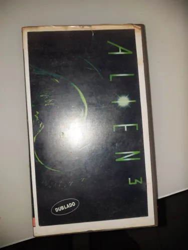04 VHS RENASCIDO NAS TREVAS, ÁRVORE DA MALDIÇÃO, ALIEN 3, TROCAS MACABRAS
