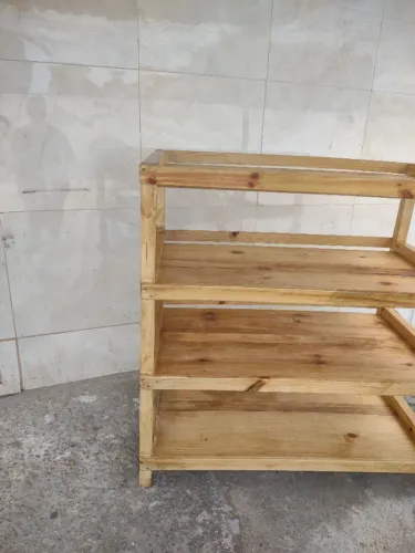 Estante central para loja 