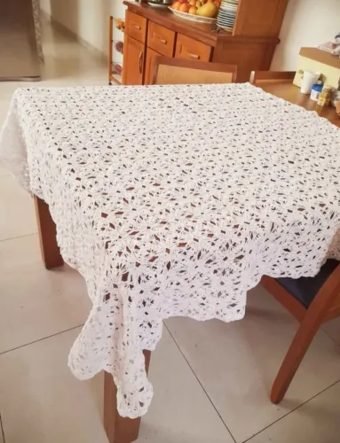 Toalha de crochê feita a mão. 140 x 160