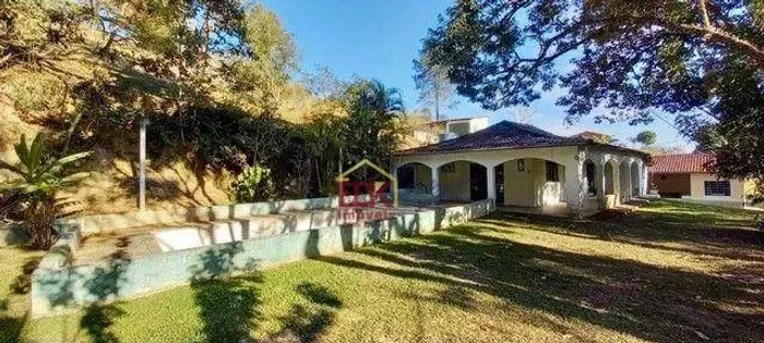 Sítio com 3 dormitórios à venda, 25000 m² por R$ 800.000,00 - Centro - Salesópolis/SP