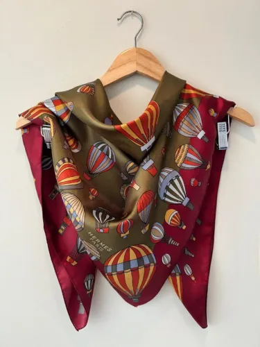 Lenço de Seda Hermès