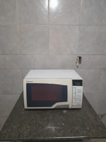 Microondas Panasonic 26 litros funcionando perfeitamente e ótimo estado de conservação. 