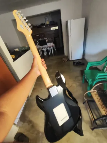 Guitarra strinberg (semi nova)