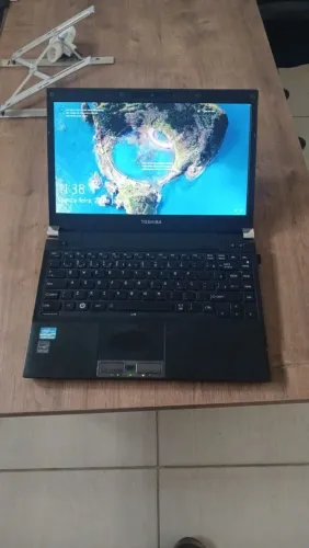 Notebook Toshiba CI5 8Gb RAM w10