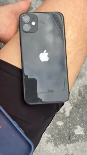 iPhone 11, 64gb, preto semi novo.