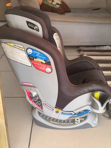 Cadeirinha infantil pra carro