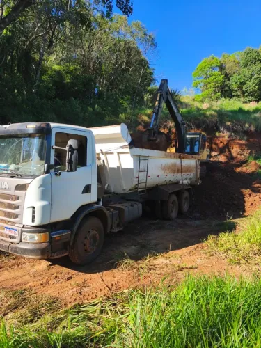 Vendo caminha caçamba traçado 6x4