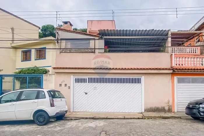 Casa à venda na Vila Anglo Brasileira com 286m² de terreno, 2 casas, 2 vagas, churrasqueir