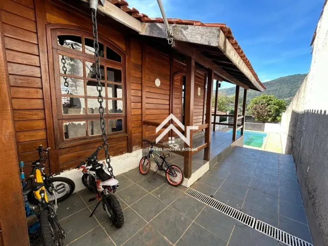 Casa com 3 dormitórios para alugar, 180 m² por R$ 4.254,00/mês - Vila Petrópolis - Atibaia