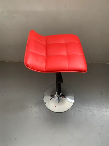 Banqueta Alta Vermelha