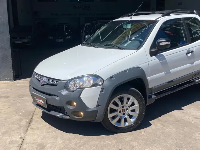 Fiat Strada Adventure1.8/ 1.8 Locker Flex CD 2015