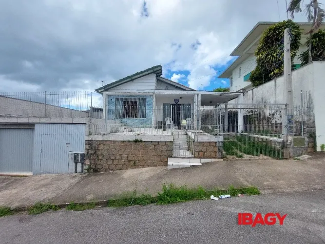 Excelente Casa 4 dormitório(s) em Jardim Atlantico - Florianópolis