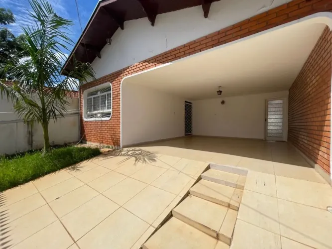 Casa com 3 dormitórios para alugar, 191 m² por R$ 4.040,44/mês - Vila Independência - Pira