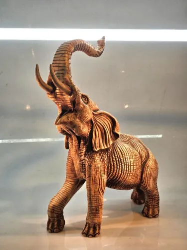Escultura Elefante pintado a mão trazido do Egito