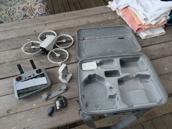 [SEMI NOVO] Drone DJI Flip Fly More Combo (Com Tela) + Kit de Acessórios Extras Completo!