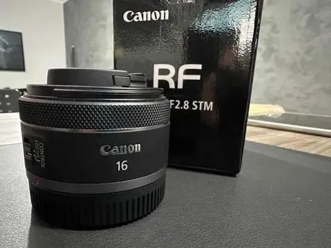 Lente Canon RF 16mm F/2.8 (Nova)