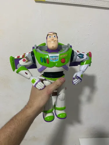 Buzz lightyear