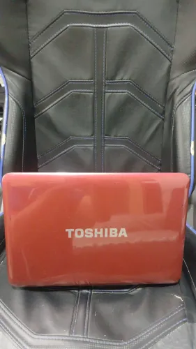 Notebook TOSHIBA AMD 4GB 240SSD