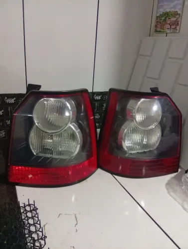 Lanternas transeiras da Land Rover Freelander 2011