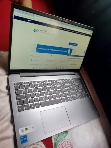 Notebook Lenovo novinho 
