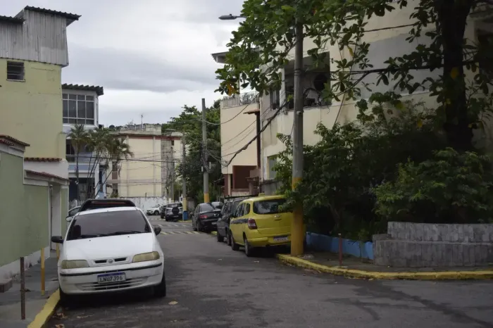 Condominio dos bancarios prox, Metro Sla e quarto Separado Engenho da Rainha - Rio de Ja