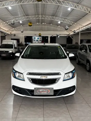 Chevrolet Onix Hatch LT 1.4 8V Flex Power Mec. 4P 2014