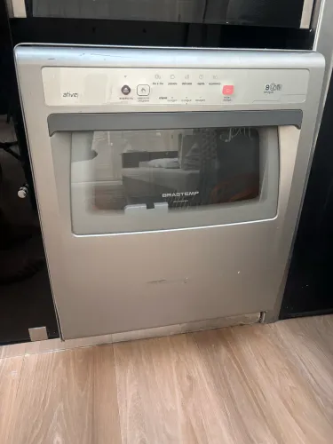 Lava-Louças Brastemp Ative! 8 Serviços Inox com Visor em Vidro 110v
