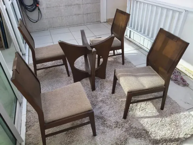 Conjunto de Mesa de Jantar Almoço c 4 cadeiras, base e tapete