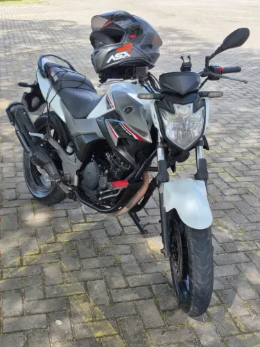 Fazer 250