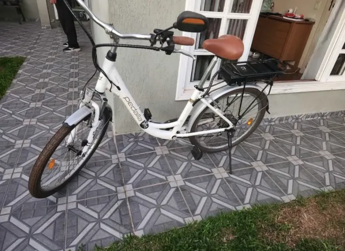 Bike Elétrica Pedalla Gioia 26x1.75 branca usada