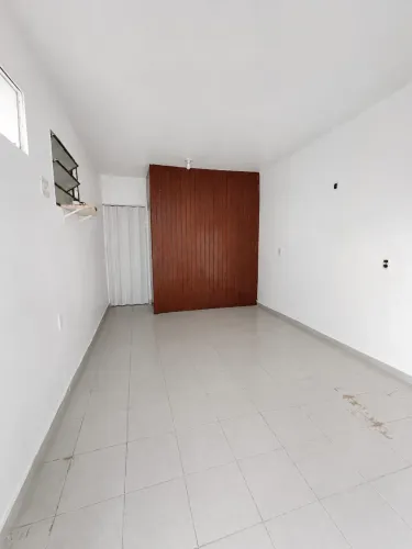 Casa em vila tranquila, 2 Quartos (1 Suíte) por R$ 1.200 | Centro de Manaus,