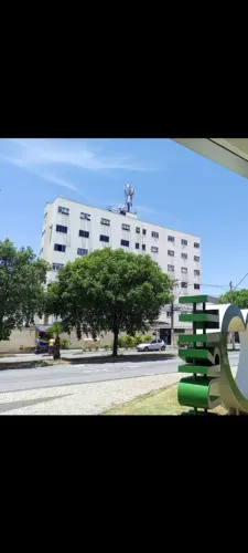 Apartamento de três quartos com elevador e garagem de frente o shopping Buriti