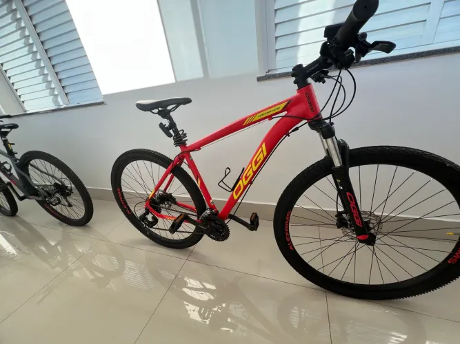 Bicicleta Oggi Hacker HDS Aro 29 - Quadro 19 - Freio Hidráulico