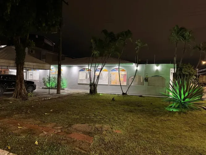 Casa de Alto Padrão para Locação Conjunto Médice II