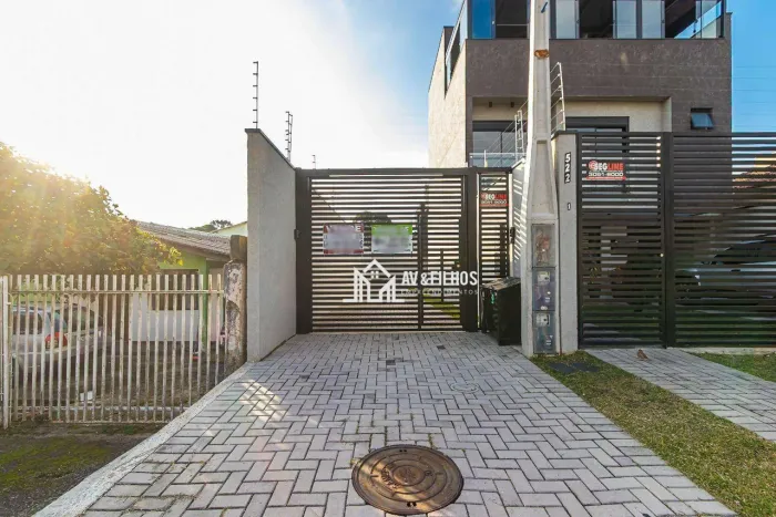 Sobrado com 3 dormitórios à venda, 105 m² por R$ 699.000 - Xaxim - Curitiba/PR