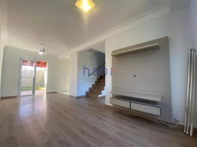 Casa com 3 dormitórios à venda, 108 m² por R$ 650.000,00 - Condomínio Vila Flora - Votoran