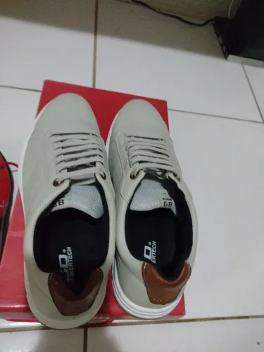 Sapatênis,e chuteira umbro,semi novo!