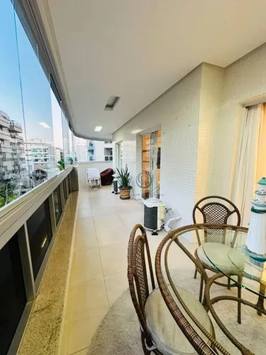 Apartamento com 2 dormitórios à venda, 109 m² por R$ 790.000,00 - Praia do Forte - Cabo Fr