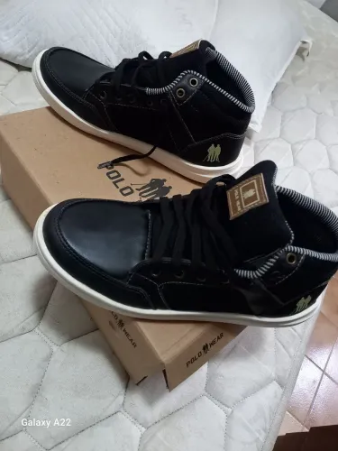 Lindo sapato tipo basquete irá  comprei nunca usei número 40