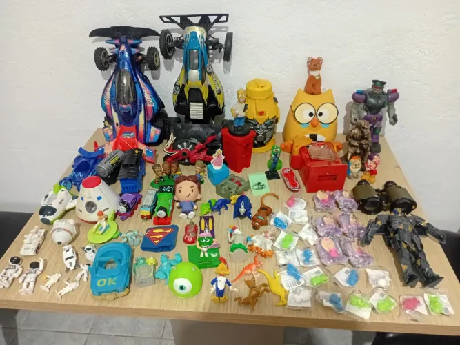 Lote de brinquedo