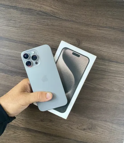 iPhone 15 Pro Max Titânio Natural com Caixa