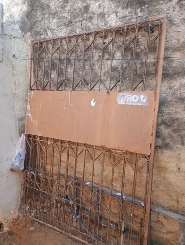 Portão de garagem, medidas 3 metros por 2.$400,00