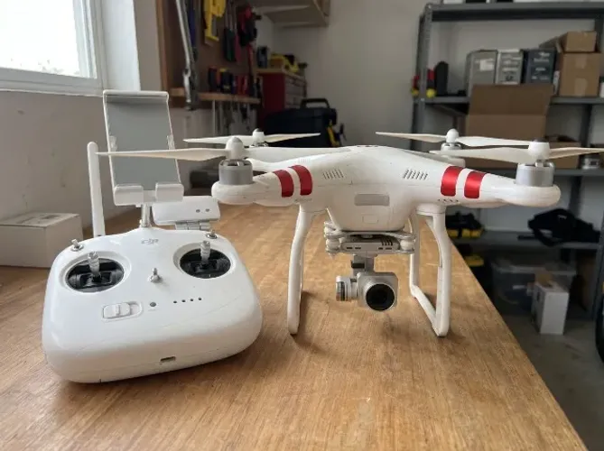 Drone DJI Phantom 2 Vision+ (Para Peças / No Estado) - Sem partes quebradas