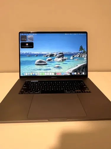 Macbook pro 16 2019 - i9 32GB 1TB ssd GPU 8GB